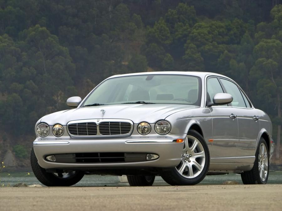  Jaguar XJ8 L 2005 года  (фото 42 из 63)